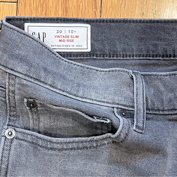 GAP Vintage Slim Mid Rise Jeans. Gray Wash. Size 10. NWOT. - Picture 6 of 7